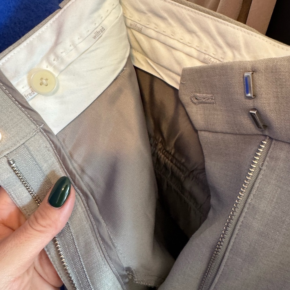 Aritzia blazer and pants Light grey - Picture 10 of 16
